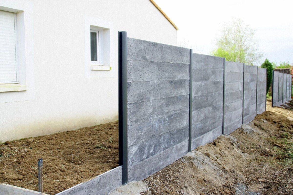 Durabilité clôture béton jardin